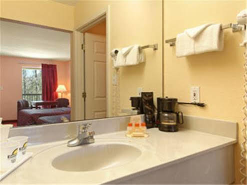Days Inn By Wyndham Ocean Springs Dış mekan fotoğraf